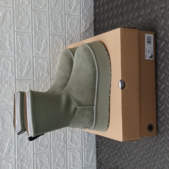 UGG Shoes - NWB UGG Women's Classic Dipper Shaded Clover Sz 11